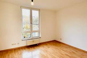 RHEINNÄHE EXKLUSIVE KOMFORT WOHNUNG MIT BALKON GARAGE 3. ETAGE OHNE AUFZUG KÜCHENÜBERNAHME MÖGLICH – Steinkribbenstraße 5, 40597 Benrath, Düsseldorf – Vorschaubild 5