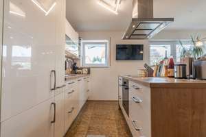 Modernes Wohnen mit privatem Gartenparadies in ruhiger Lage - 4-Zimmer Wohnung mit TG-Stellplatz – Die vollständige Adresse der Immobilie erhältst du vom Anbieter., 76187 Nordweststadt, Karlsruhe – Vorschaubild 3