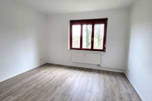 Wohnen Nahe der Elbe, helle 2 Raum Wohnung sucht Nachmieter – Schönebecker Straße 95c, 39104 Magdeburg – Vorschaubild 1