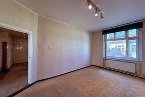 Altbau in Platzlage - sanierungsbedürftige 3-Zimmer Wohnung mit Balkon und Fahrstuhl! – Goslarer Platz 5, 10589 Charlottenburg, Berlin – Vorschaubild 15