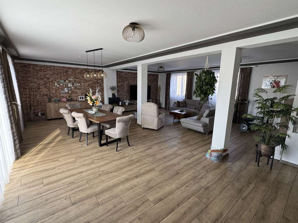 Immobilie in Großröhrsdorf - Top saniertes Einfamilienhaus mit zusätzlichem 3-Familienhaus - Bild 2