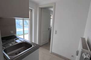 Charmante Souterrainwohnung mit Terrasse in der Regensburger Innenstadt – Die vollständige Adresse der Immobilie erhältst du vom Anbieter., 93047 Innenstadt, Regensburg – Vorschaubild 6