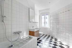 Bezugsfreie 3-Zimmer-Wohnung in Rigaer Straße. Hohe Decken, Dielenböden, Altbauflair. – Die vollständige Adresse der Immobilie erhältst du vom Anbieter., 10247 Friedrichshain, Berlin – Vorschaubild 6