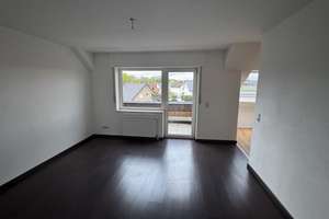 3-Zimmer-Dachgeschosswohnung mit neuem Bad, Einbauküche und Loggia in Bielefeld-Sennestadt – Die vollständige Adresse der Immobilie erhältst du vom Anbieter., 33689 Sennestadt, Bielefeld – Vorschaubild 9