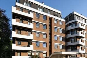 # KR-Bockum: Ruhige Lage in zweiter Reihe. Gr. 2-3-Zi.Whg.+Aufzug+gr. Balkon+TG 