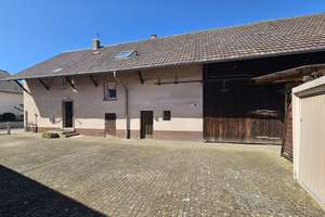 Einfamilienhaus mit Scheune, großem Hof und Garten – Die vollständige Adresse der Immobilie erhältst du vom Anbieter., 75015 Bretten – Vorschaubild 3