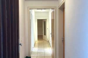Charmante 2-Zimmer-Wohnung im Erdgeschoss/Souterrain mit großer Terrasse und Blick ins Grüne! – Zugspitzstraße 5, 65199 Dotzheim, Wiesbaden – Vorschaubild 9