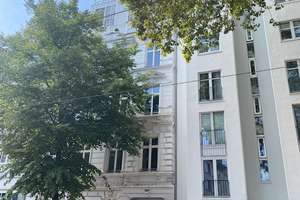 Großes Appartement mit 3 - Meter hohen Decke im Altbaustil / Aufzug / Top-Invest