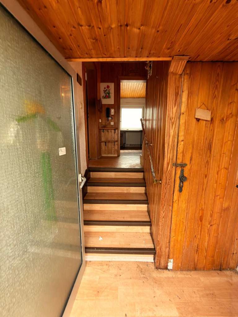 Immobilie in Ober-Ramstadt - Sanierungsbedürftiges EFH mit Garage & Nebengebäude in guter Lage von Ober-Ramstadt - Bild 3