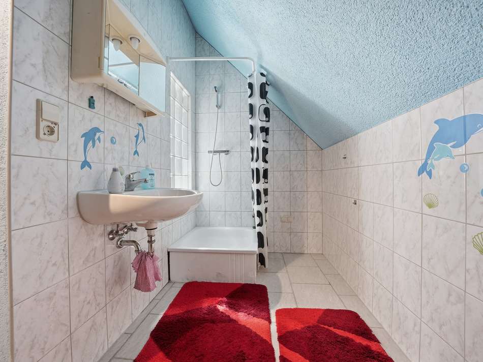 Badezimmer (DG)