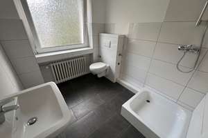 Helle 2 Zi.-Whng.- weisses Duschbad mit Fenster und Balkon - Duisburg Rheinhausen – Richard-Wagner-Straße 15, 47226 Rheinhausen-Mitte, Duisburg – Vorschaubild 2
