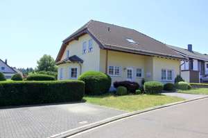 Qualität und Wohnkomfort – Wohnhaus mit 2 Einheiten und grünem Refugium! – Fichtenstraße 11, 55624 Rhaunen – Vorschaubild 2