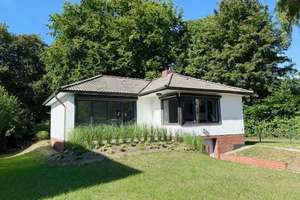 Provisionsfrei: Renovierter Bungalow mit Ausbaupotential auf 702m² Endgrundstück, Parklage