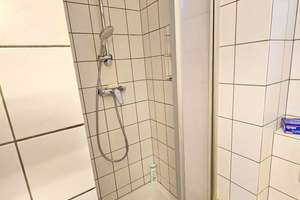 Gemütliche große 1 Zimmer Altbauwohnung mit Wohnküche - zentral in Sachsenhausen – 60594 Sachsenhausen-Nord, Frankfurt am Main – Vorschaubild 14