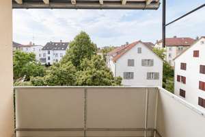 Sofort beziehbar! Großzügige 3 Zimmer-Wohnung mit Balkon in Citywohnlage! – 70376 Neckarvorstadt, Stuttgart – Vorschaubild 2