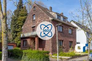 Sanierungsbedürftiges Zweifamilienhaus mit Traumgarten in OB-Sterkrade