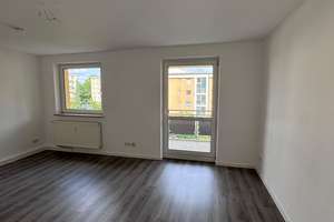 familiengeeignete 3-Zi.-Whg. m. Balkon * ruhige Lage * 74 m² – Feselenstr. 18, 85053 Südost, Ingolstadt – Vorschaubild 2