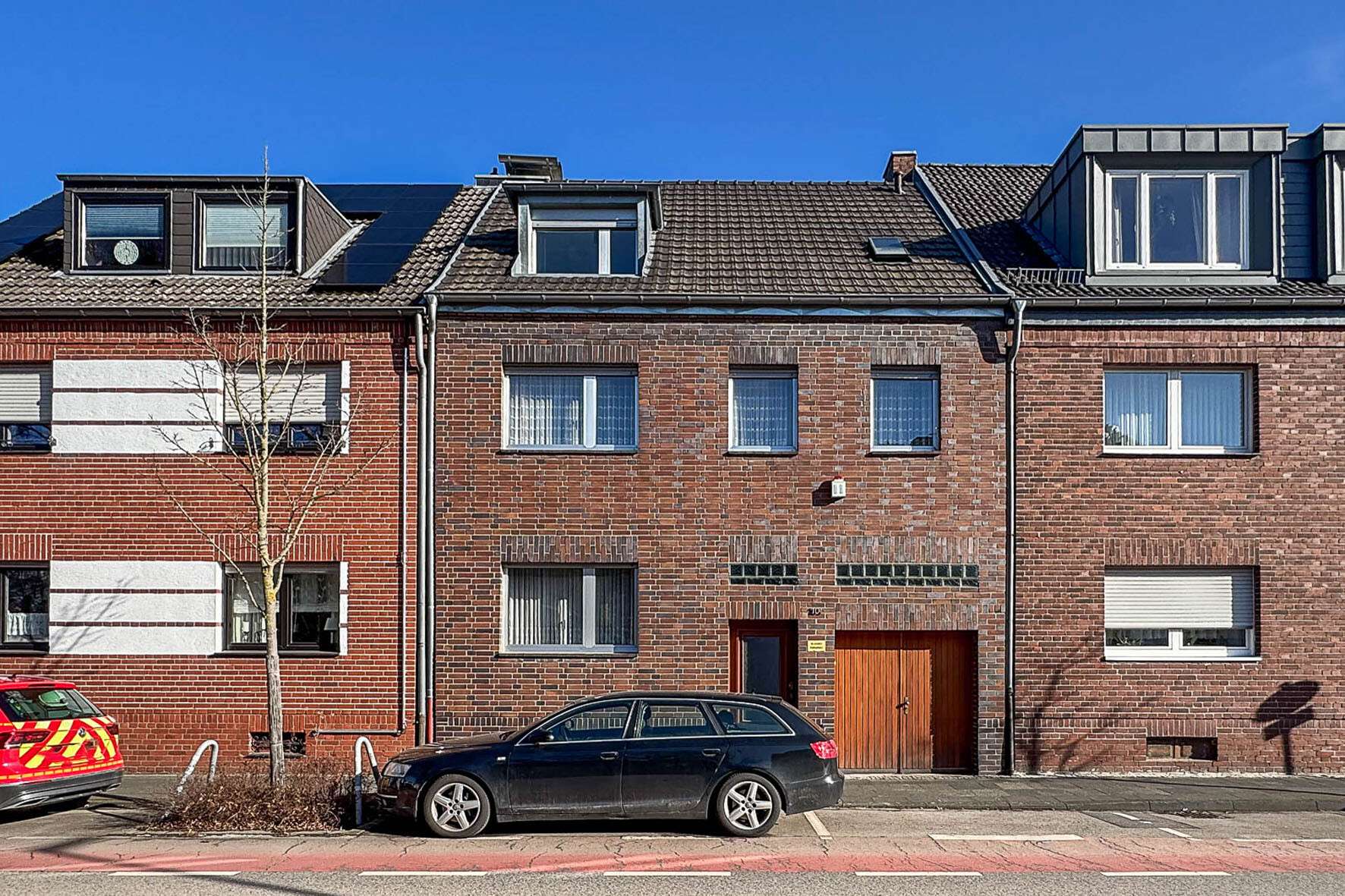 Familienparadies mit viel Platz am Schlosspark mit großem Garten und zentraler Lage, Rhein Erft Kreis – Bild 2