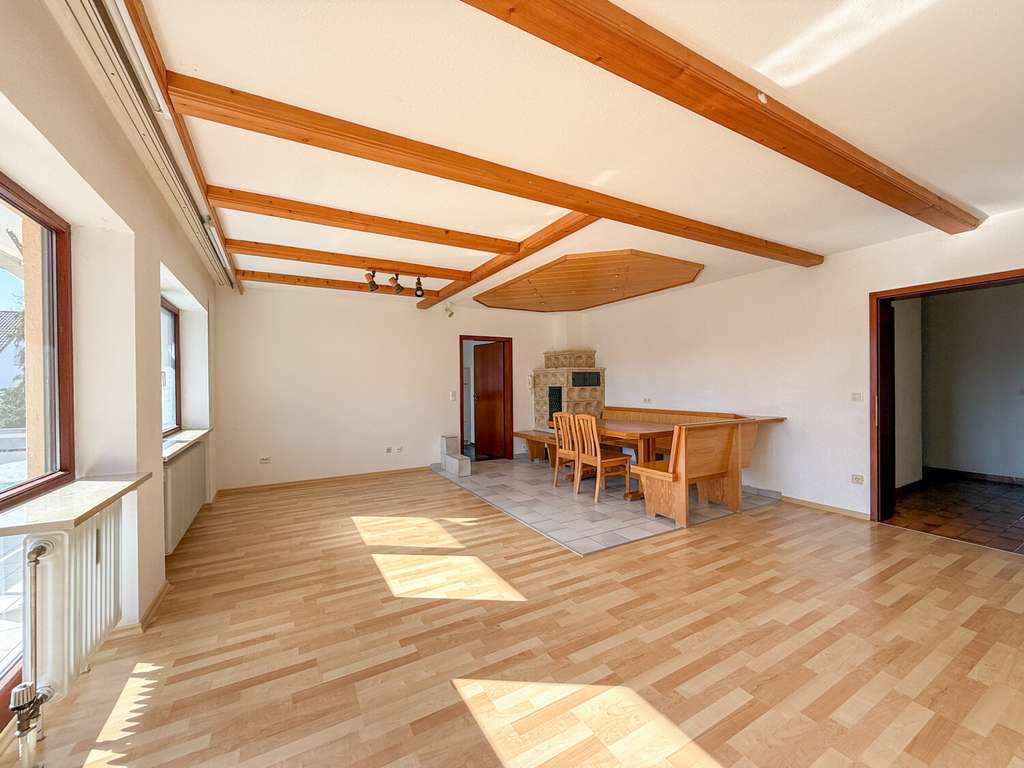 Immobilie in Nördlingen - 4,5-Zi.-Wohnung mit 3 Schlafzimmern, Balkon, EBK, Abstellraum, Kellerabteil und TG-Stellplatz - Bild 3