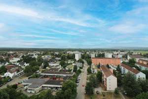 Sehr schön aufgeteilte 3-Zimmer-Wohnung mit traumhaftem Blick und Schwimmbad in Neu-Ulm – Die vollständige Adresse der Immobilie erhältst du vom Anbieter., 89231 Neu-Ulm – Vorschaubild 6