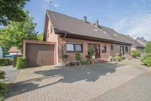 Gepflegte Doppelhaushälfte mit Garten und Garage
in Ortsrandlage von Viersen – Viersen (Kreis) – Vorschaubild 1
