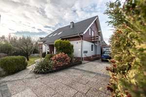 Wurster Nordseeküste // Gepflegtes Zweifamilienhaus mit guter Rendite in ruhiger Lage – Nordholz, Cuxhaven (Kreis), 27639 Cuxhaven (Kreis) – Vorschaubild 1