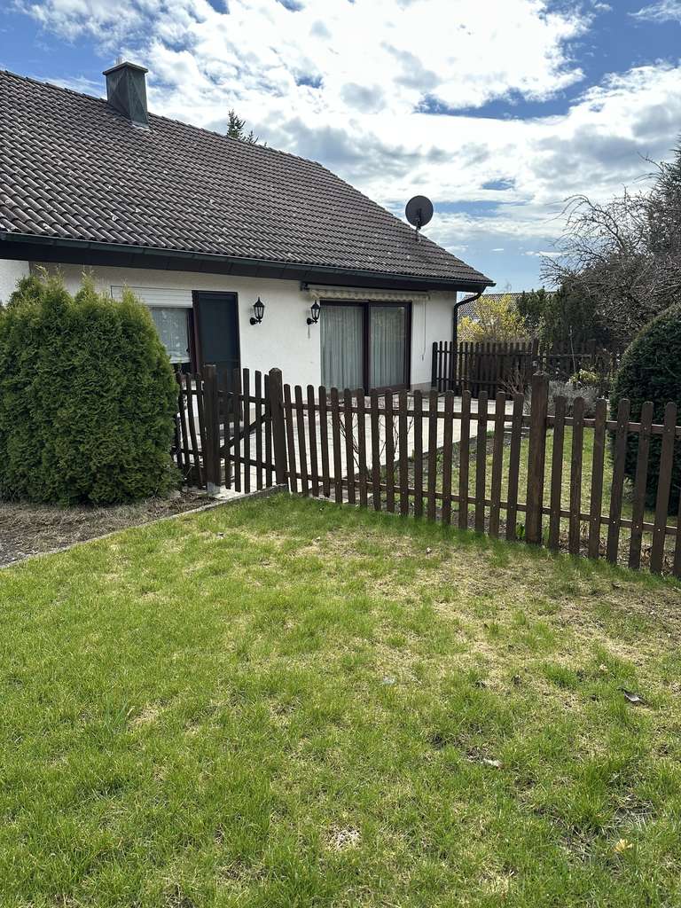 Immobilie in Neufra - Geräumiges Einfamilienhaus mit Einliegerwohnung im DG in Freudenweiler (Neufra) - Bild 2