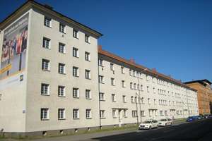 Kleine 3-Raum-Wohnung mit Loggia/Tageslichtbad mit Dusche 