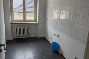 2 Zimmer in der 3. Etage, Wiesen Str. 79 mit VIDEO – Wiesen Str. 79, 42105 Elberfeld, Wuppertal – Vorschaubild 2