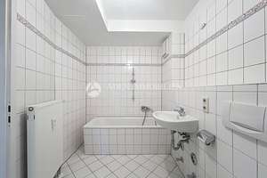 2 große Zimmer mit Aufzug & Balkon Altstadt Köpenick mit Umwandlungspotenzial in 3-Zimmer-Wohnung ! – Kietzer Str. 7, 12555 Köpenick, Berlin – Vorschaubild 20