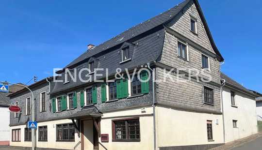 Bild von Historisches Gebäude mit Gastrofläche und zwei Wohnungen