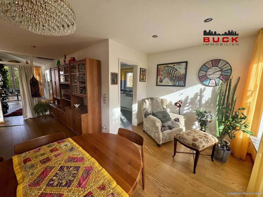 Immobilie in Lonsee - Ein Traum für Ihre Familie! 
Sofort bezugsfähiges Einfamilienhaus mit viel Platz und schönem Garten - Bild 4