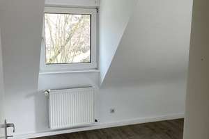 Schöne 2,5-Zimmer Dachgeschoss Wohnung! – Uhlandstr. 33, 74072 Heilbronn, Heilbronn – Vorschaubild 4