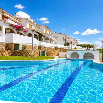 Reihenhaus mit Meerblick und 2 Pools in Comarruga