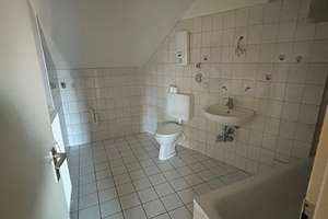 Ruhig wohnen, zentral leben: 2-Zimmer-DG-Wohnung in Mannheim-Seckenheim – Im Kaisergewann 21, 68239 Seckenheim, Mannheim – Vorschaubild 3