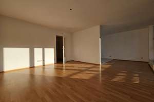 Zentral, aber ruhig! Traumhaft sonnige Top 2-Zimmer-Wohnung mit Balkon in Erlangen – Die vollständige Adresse der Immobilie erhältst du vom Anbieter., 91052 Tal, Erlangen – Vorschaubild 3