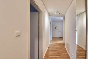HOCHWERTIGE EINBAUKÜCHE, PARKETTBODEN & FUSSBODENHEIZUNG  - 2 BALKONE - AUFZUG & TG-STELLPLATZ – Ruschestr. 6 bb, 10367 Lichtenberg (Ortsteil), Berlin – Vorschaubild 2