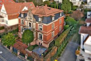 Luxuriös sanierte Villa mit historischem Charme und außergewöhnlicher Großzügigkeit in Bestlage