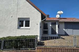 Ohne Maklerprovision: DHH mit neuer Fassade & neuen Fenstern & Eletroheizung von privat zu verkaufen – Am Preulen 18, 61209 Echzell – Vorschaubild 6