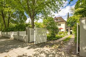 Historische Villa mit herrlichem Südgarten. Wertvolles Neubaupotenzial. – Die vollständige Adresse der Immobilie erhältst du vom Anbieter., 80639 Nymphenburg, München – Vorschaubild 9