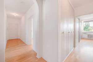 Lichtdurchflutete 3-Zimmer-Wohnung in bevorzugter Lage in Düsseldorf-Oberkassel – Die vollständige Adresse der Immobilie erhältst du vom Anbieter., 40545 Oberkassel, Düsseldorf – Vorschaubild 14