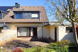 Wohnen in Bestlage: Gepflegtes Einfamilienhaus mit Garage und sonnigem Garten in Rheinbach-Stadt – Die vollständige Adresse der Immobilie erhältst du vom Anbieter., 53359 Rheinbach – Vorschaubild 2