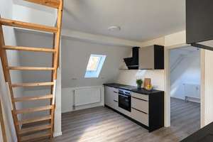 Frisch renovierte Dachgeschosswohnung mit neuer Küche – zentral in Albstadt-Ebingen