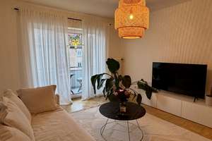 Befristet 01.-30.04.26 - helle, möblierte 2-Zimmer-Wohnung mit Balkon in Schwabing