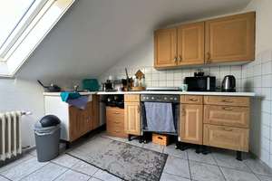 4-Zimmer-Dachgeschosswohnung in Plochingen, Bestlage, zu verkaufen... – Urbanstraße 38, 73207 Plochingen – Vorschaubild 8