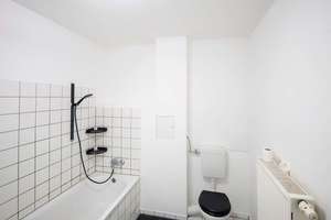 Bezugsfreie 2-Zimmer-Altbauwohnung im Prenzlauer Berg – zwischen Cafés, Boutiquen und Parks! – Driesener Straße 29, 10439 Prenzlauer Berg, Berlin – Vorschaubild 9