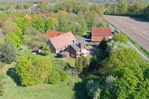 Ländlich wohnen. Stadtnah leben. – Ein Anwesen mit außergewöhnlichem Potenzial