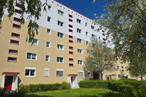 Vermietete 3-Raum-Eigentumswohnung in ruhiger Lage – Die vollständige Adresse der Immobilie erhältst du vom Anbieter., 13059 Neu-Hohenschönhausen, Berlin – Vorschaubild 2