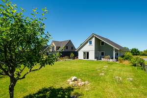 Optisch und energetisch eindrucksvoll: modernes Einfamilienhaus mitten in der Ferienregion. – Die vollständige Adresse der Immobilie erhältst du vom Anbieter., 25878 Drage – Vorschaubild 3