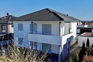 Imponierendes "Wohn-Juwel" für die anspruchsvolle Familie!

Neuwertige Stadtvilla (2 FH) in Vellma – Die vollständige Adresse der Immobilie erhältst du vom Anbieter., 34246 Vellmar – Vorschaubild 4